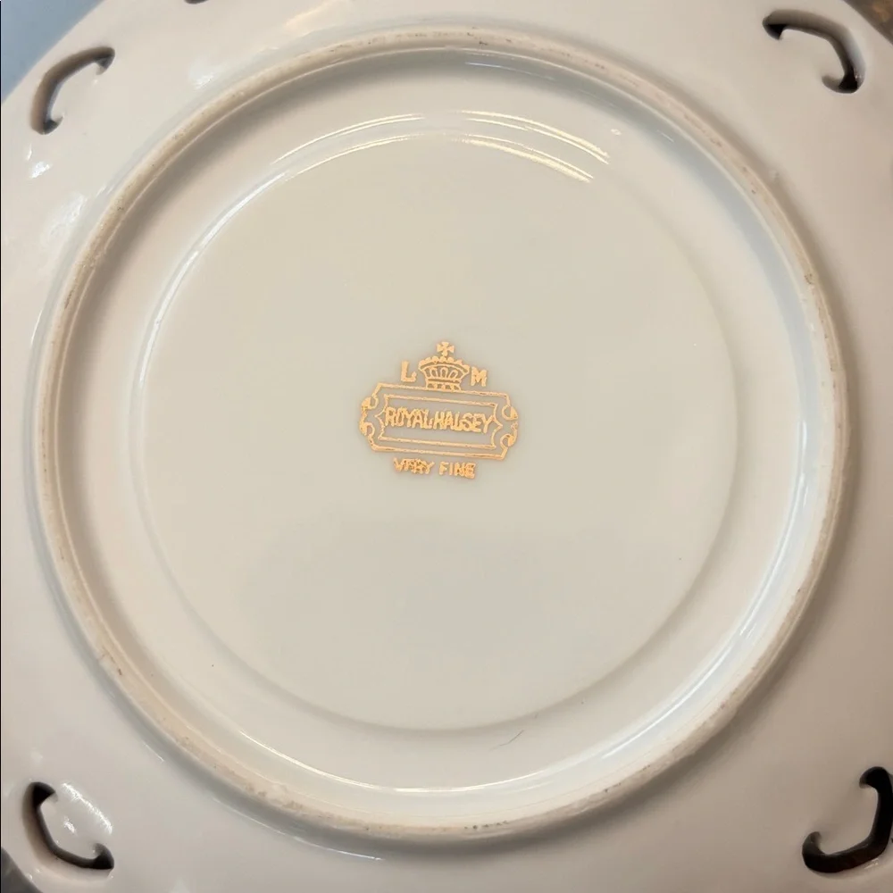 Fine China Vintage set of 5 matching tea cups and saucer’s.
